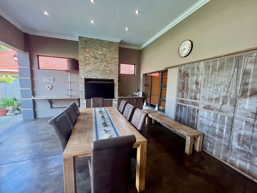 3 Bedroom Property for Sale in Flamwood North West